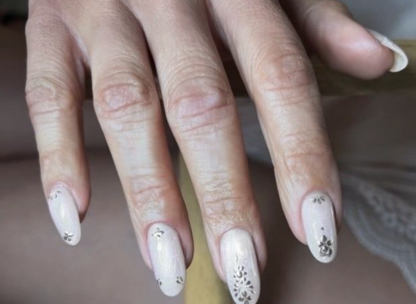 jlo's 55th bithday manicure, elle gerstein